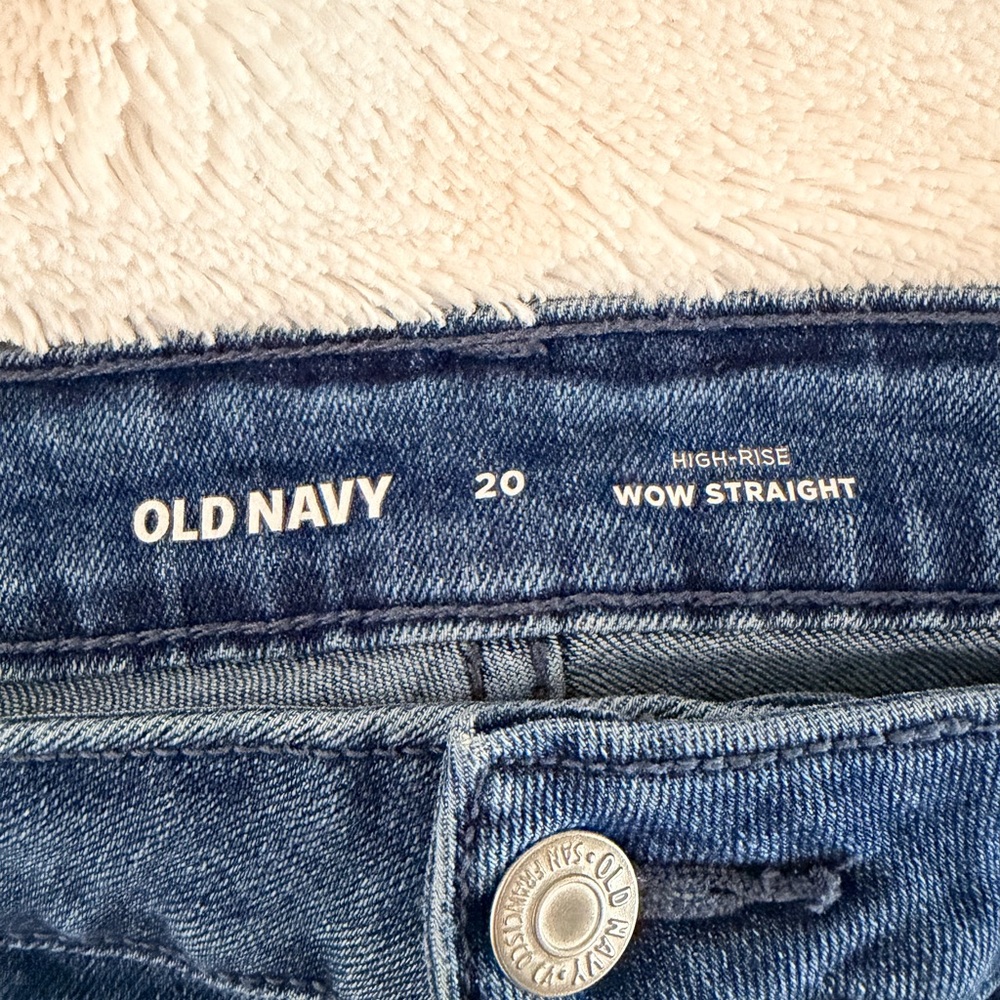 Old Navy Denim High-Rise Jeans - Picture 2 of 3